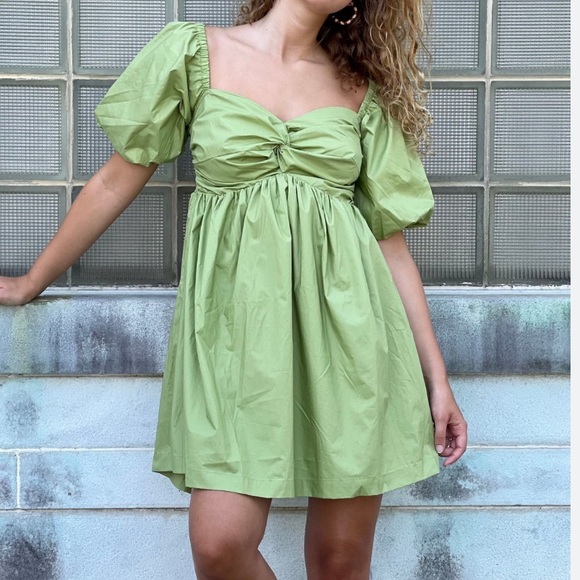 En Saison Short Green Babydoll Poplin Dress with a Sweetheart Neckline - Picture 1 of 5